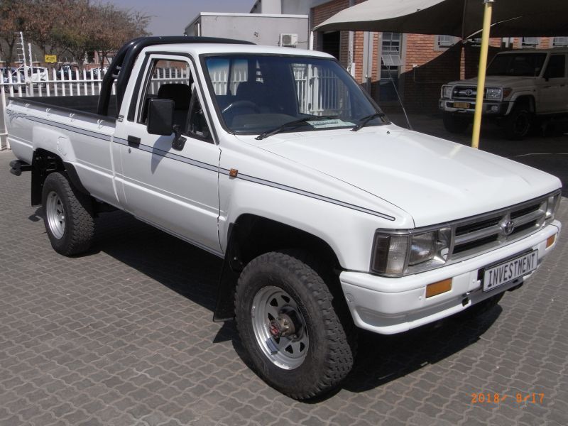 1994 Toyota Hilux  4x4 S/cab for sale | 263 000 Km | Manual  transmission - Investment Cars