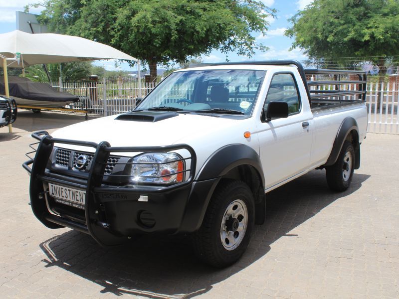 nissan np300 2.5 tdi 4x4 for sale