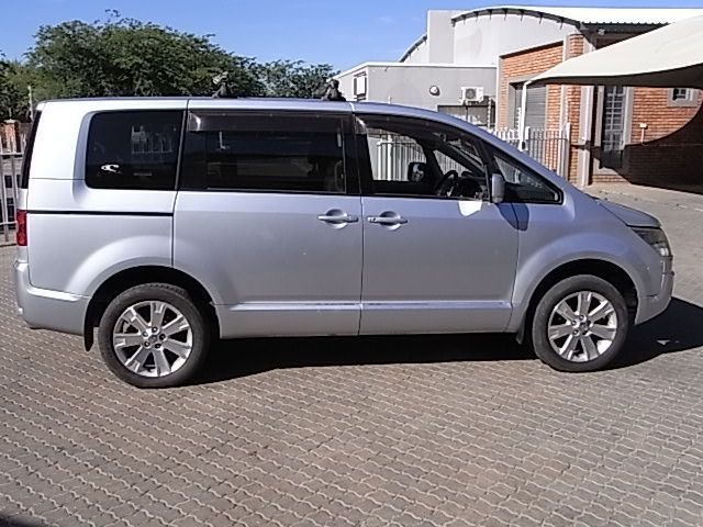 Mitsubishi delica 2007