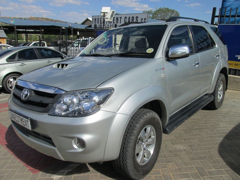 Toyota fortuner 2006 год